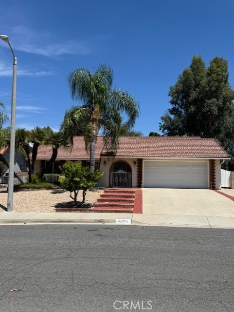 COMING SOON. Another great golf course home on a quiet inside cul de sac in ever popular Seven Hills 55+ golf community. This home is 3 bdrm, 2 baths and 1756 sq ft. This floor plan has a floor to ceiling double fireplace, living room and family room w/vaulted ceilings, light and bright kitchen, 2 guest bdrms and a large master w/ensuite w/walk in shower.
Professional pictures to follow.