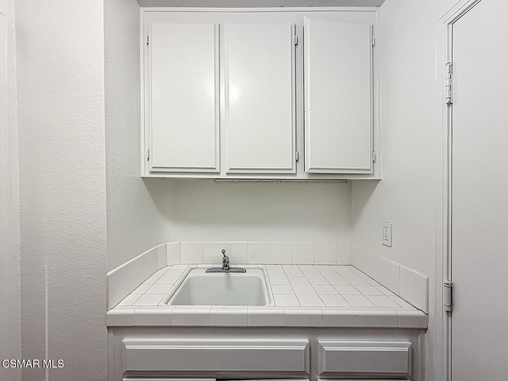 Not Applicable - 1007242 - Residential Lease