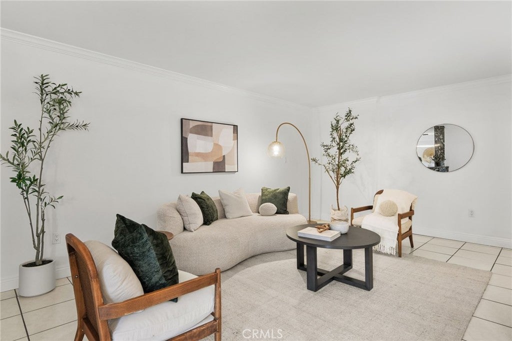 1515 S Beverly Drive 101