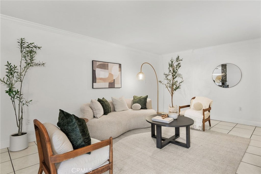 1515 S Beverly Drive 101