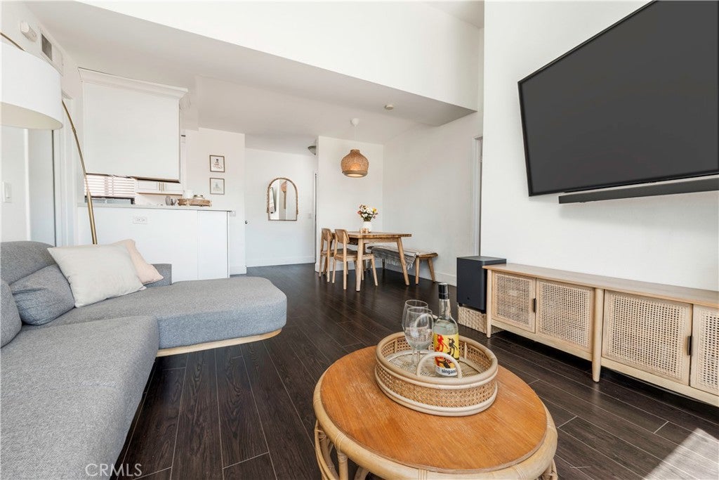 2507 E 15th