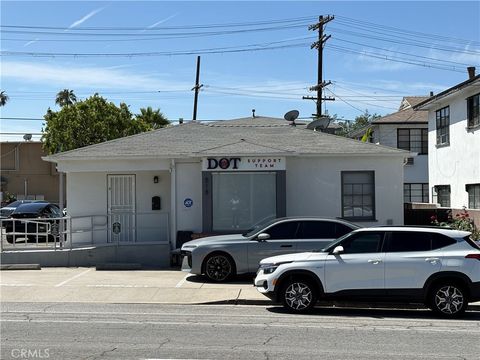 Photo of 518 W Glenoaks Boulevard, Glendale, CA 91202 (MLS # GD26093469)