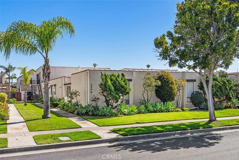 Photo of 2006 California St, Huntington Beach, CA 92648 (MLS # OC26052816)