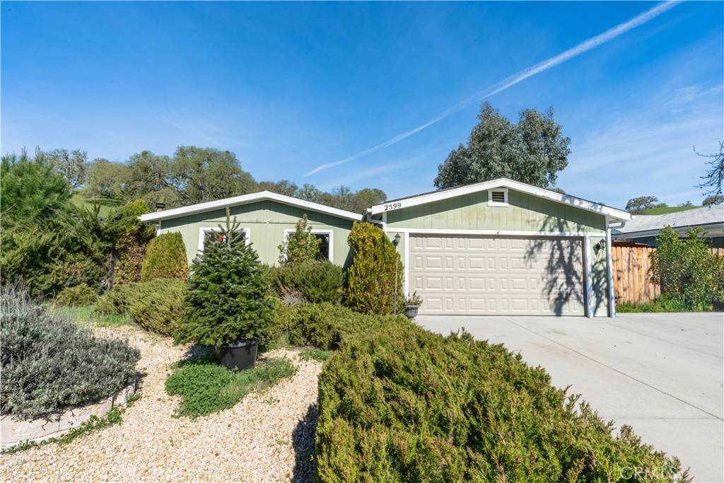 2599 Bridle Trail