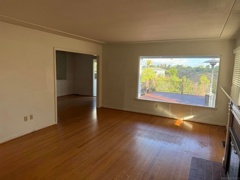 Properties 2 4990 Lucille Dr