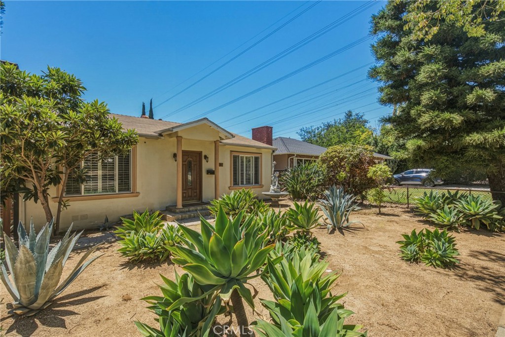 3170 E Orange Grove