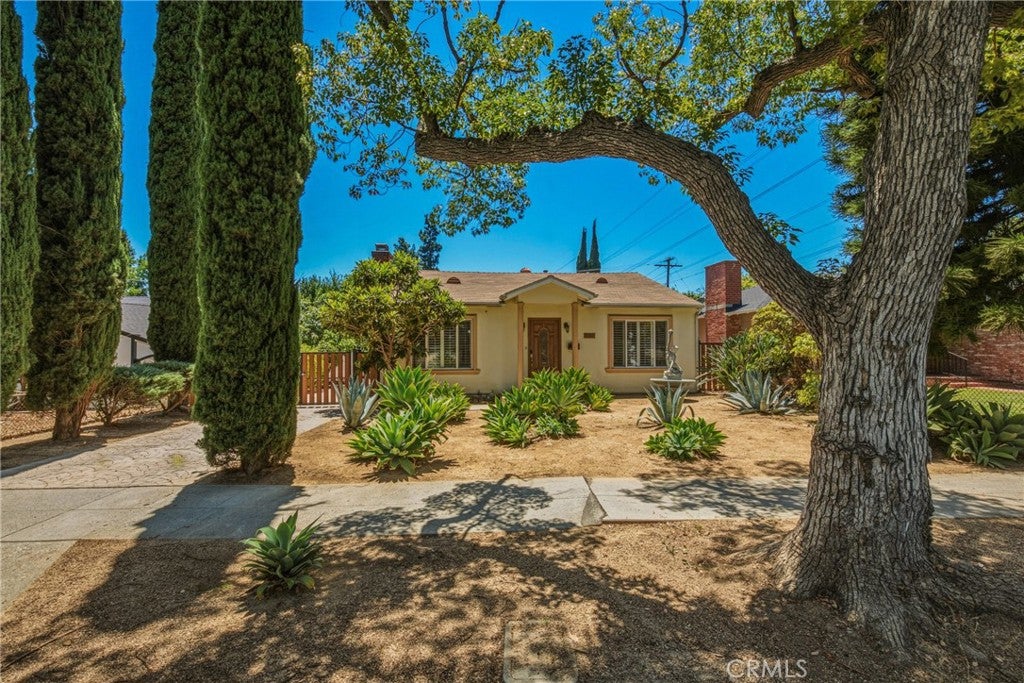 3170 E Orange Grove BLVD