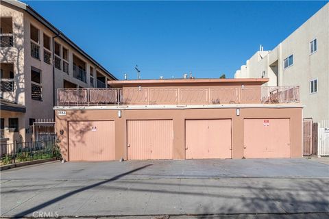 Photo of 1033 Orizaba Ave, Long Beach, CA 90804 (MLS # PW26065434)