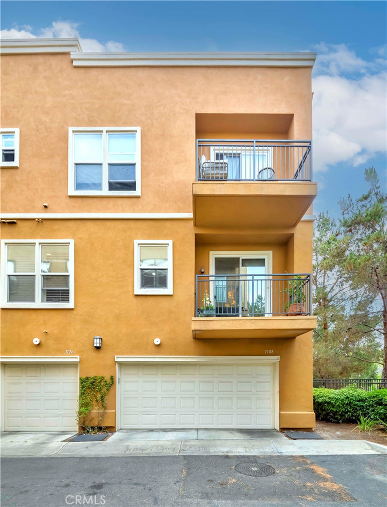 Studio Walk (STUW) - Residential