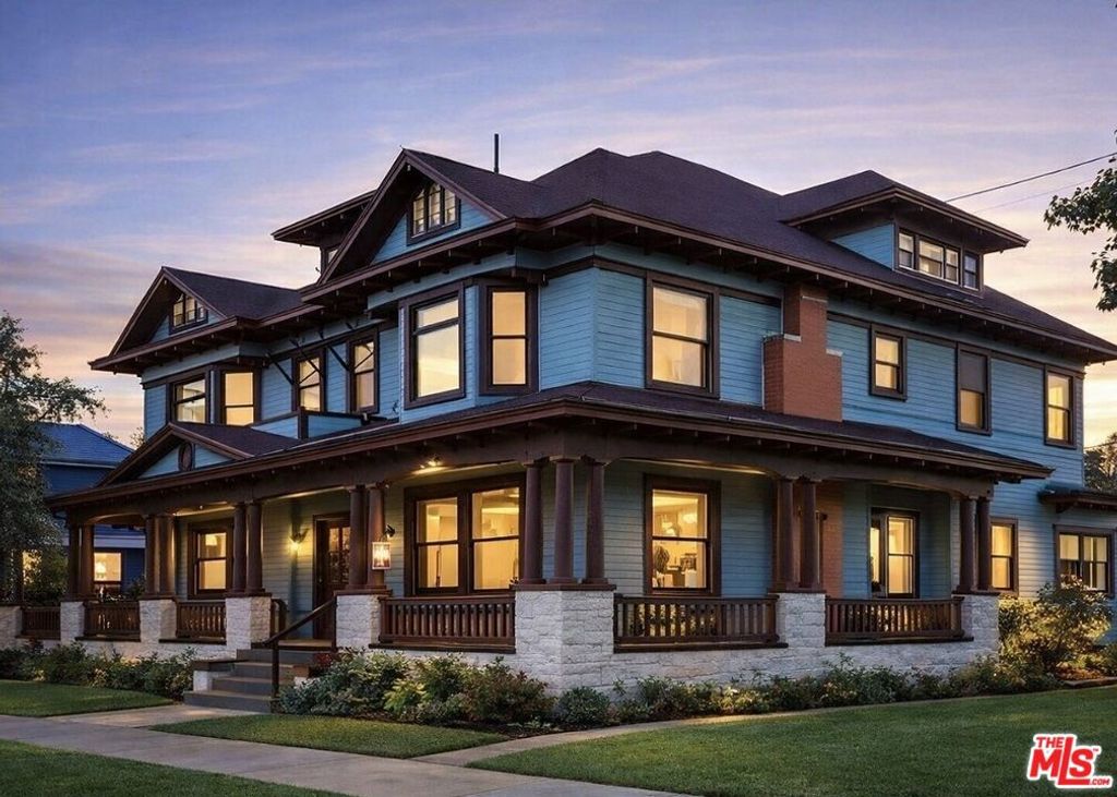 Photo of 3977 S Budlong Avenue, Los Angeles, CA 90037 (MLS # 26651087)