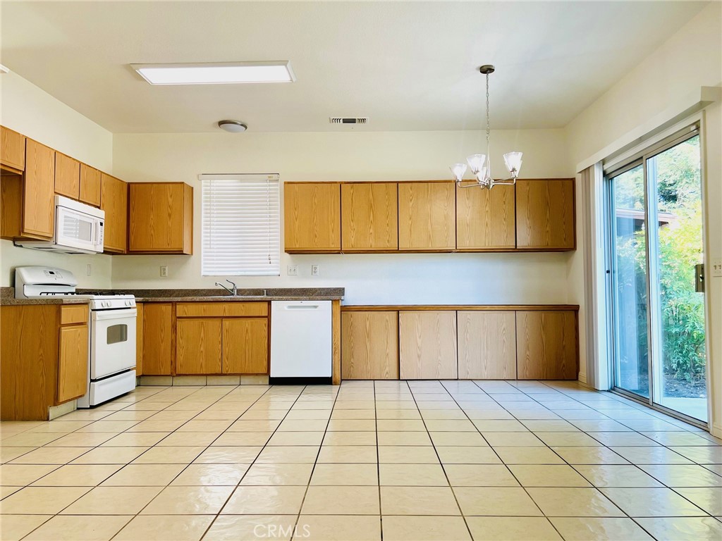712 Palmer Place