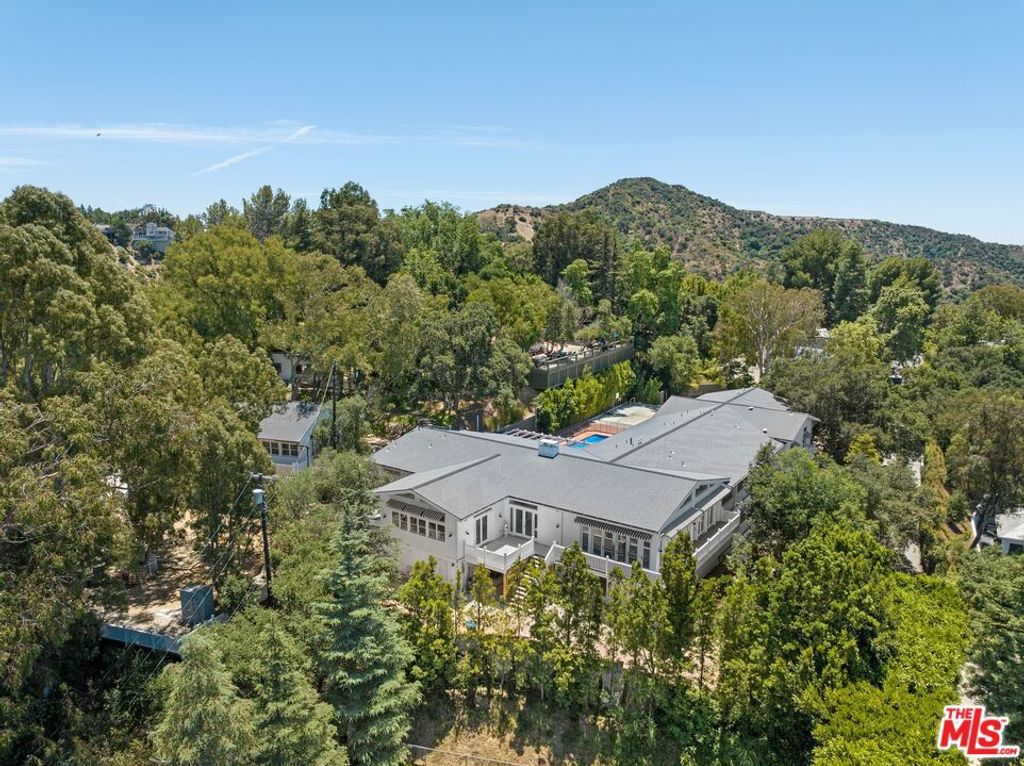Photo of 9669 Oak Pass Road, Beverly Hills, CA 90210 (MLS # 25590927)
