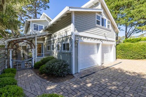 Photo of 494 Grove Acre Ave, Pacific Grove, CA 93950 (MLS # ML82039234)