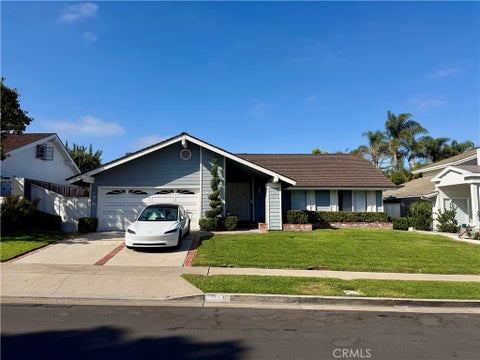 Photo of 1975 Port Dunleigh CIR, Newport Beach, CA 92660 (MLS # NP26165035)