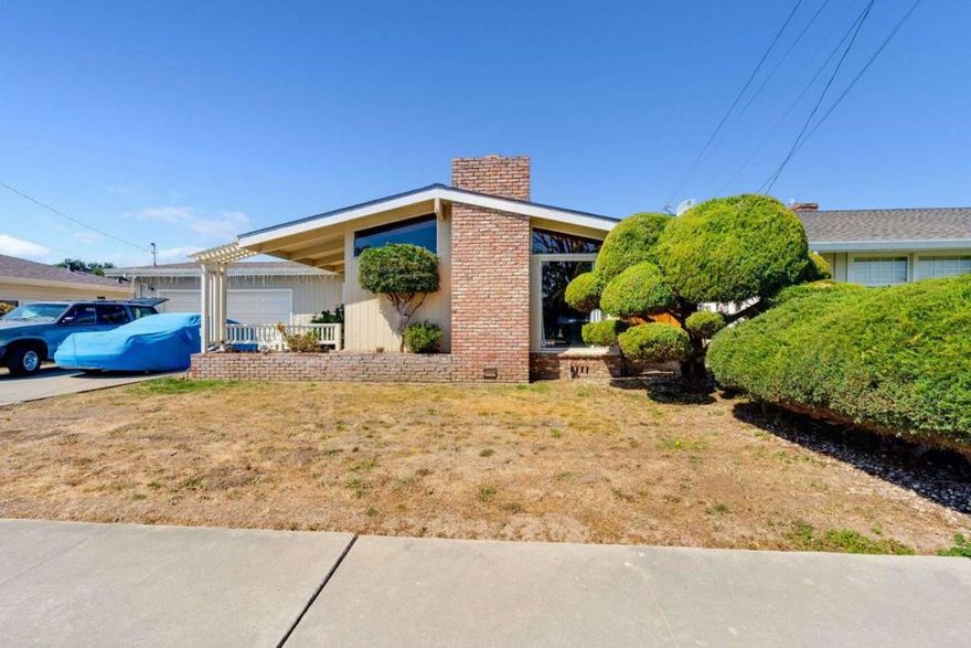 Opportunity awaits.  First time home buyers welcome!  3 bed 2 bath home (with bous room thay can double as a 4th bedroom).  Mid Century Modern ranch home in the most desirable neighborhood in Watsonville.  All this house needs is creativity and you to make this a home.