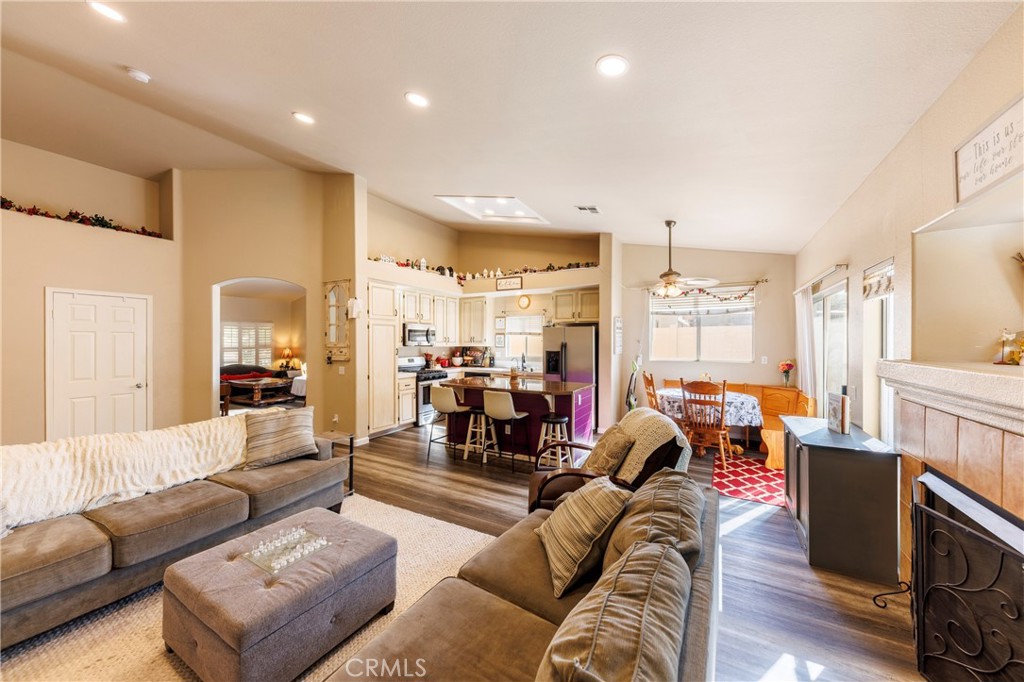 Eagle Glen - Residential