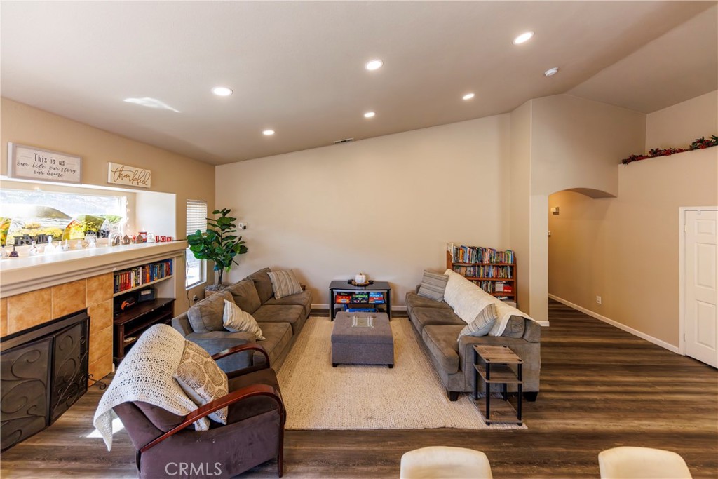 Eagle Glen - Residential