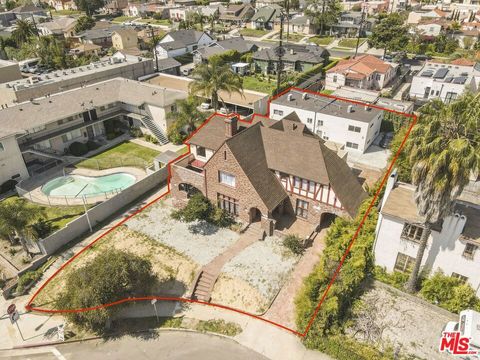 Photo of 5107 Crenshaw Boulevard, Los Angeles, CA 90043 (MLS # 25522769)