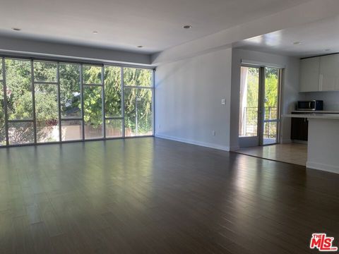 Photo of 1968 N Lake Avenue #201, Altadena, CA 91001 (MLS # 24351833)