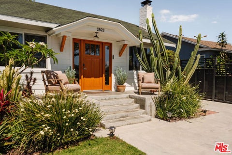 Photo of 2823 W Avenue 32 Ave, Los Angeles, CA 90065 (MLS # 26841739)