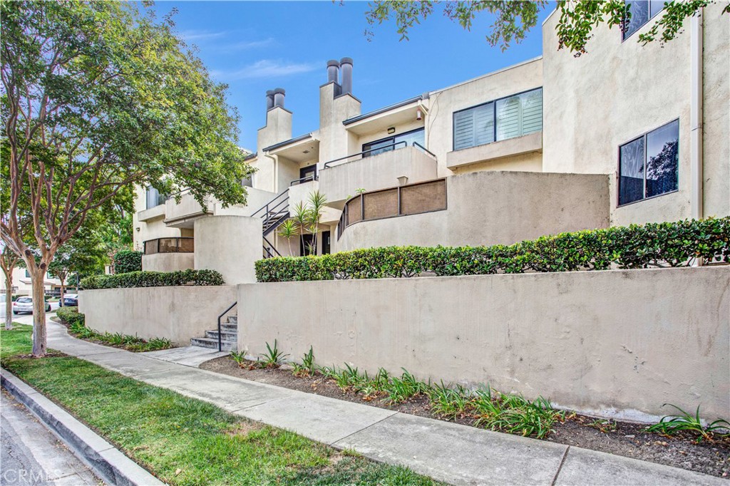 Beautifully Updated 3-Bedroom (Loft) Townhome in Prime Chino Hills Location!
Welcome to this stylish and move-in ready home featuring new carpet, fresh paint, and a modern updated kitchen with crisp white shaker cabinets, quartz countertops, and all stainless appliances — including refrigerator, washer, and dryer.
The inviting living room with cozy fireplace opens to a spacious balcony, perfect for morning coffee or relaxing evenings. Upstairs, you’ll find two bedrooms plus a versatile loft that serves as a third bedroom or home office, complete with access to a huge private rooftop deck — great for entertaining or soaking up the sun.
Additional highlights include a two-car detached garage, central A/C, and a location directly across from one of two community pools. Enjoy nearby hiking trails and easy access to the 60 and 71 freeways for a quick commute to Orange County or Los Angeles.
You’re also moments from the best of Chino Hills shopping — Costco, Lowe’s, Sam’s Club, Walmart, Nordstrom Rack, Kohl’s, and an abundance of great restaurants.
Experience comfort, style, and convenience all in one incredible home!