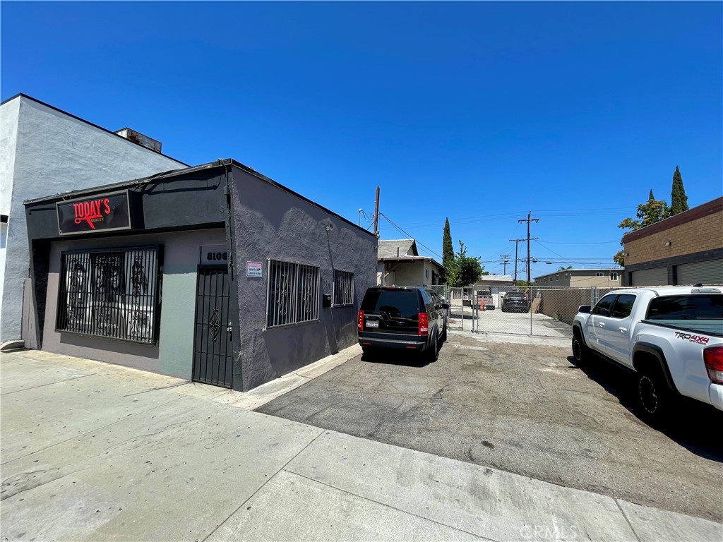 ONE OF A KIND OPPORTUNITY FOR A C2 ZONED PROPERTY IN CITY OF BELL GARDENS WITH 7500 SQ FT LOT AND ALLEY ACCESS......This property is centrally located near Shopping Centers, Main Street access as well as Alley Access for all types of Redevelopment Opportunities. Currently leased and rents always paid on a timely manner. Zoning offers a wide array of possibilities for developing this property in the near future; Consult with Local Building and Safety Department for all alternatives and or just keep as an investment, or use one Unit and rent the rest. Multiple Options with this particular property. Take advantage NOW as these Opportunities seldom come on the Market at this price. Near by comps selling over 1MM....ACT NOW BEFORE ITS SOLD.