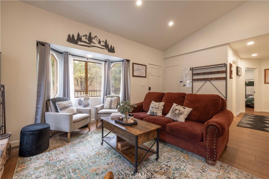 820 Villa Grove