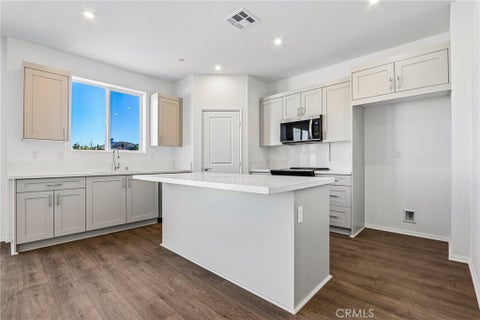Tiny photo for 27207 Stardust Avenue, Moreno Valley, CA 92555 (MLS # SW26197633)