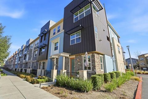 Photo of 1901 Nevets Lane, San Jose, CA 95133 (MLS # ML82043223)