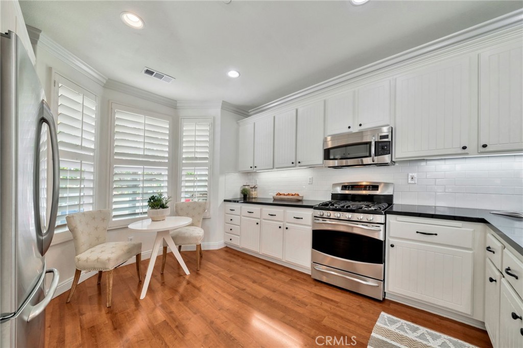 16832 Roosevelt Lane