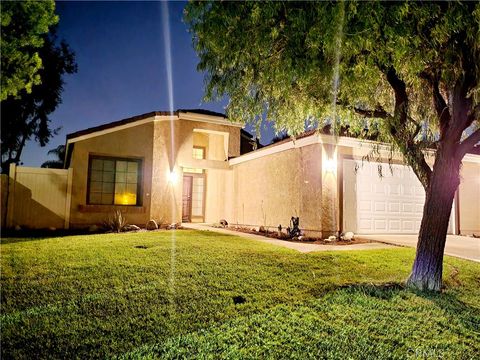 Photo of 28973 Willow Creek Ln, Highland, CA 92346 (MLS # CV26081283)