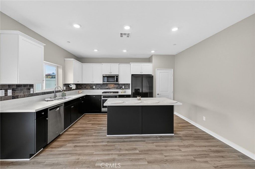 Photo of 31190 Linden Flower Rd, Winchester, CA 92596 (MLS # SW26027925)