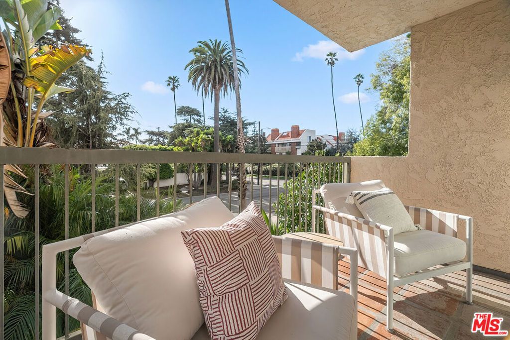 Photo of 907 12th Street #4, Santa Monica, CA 90403 (MLS # 26651645)