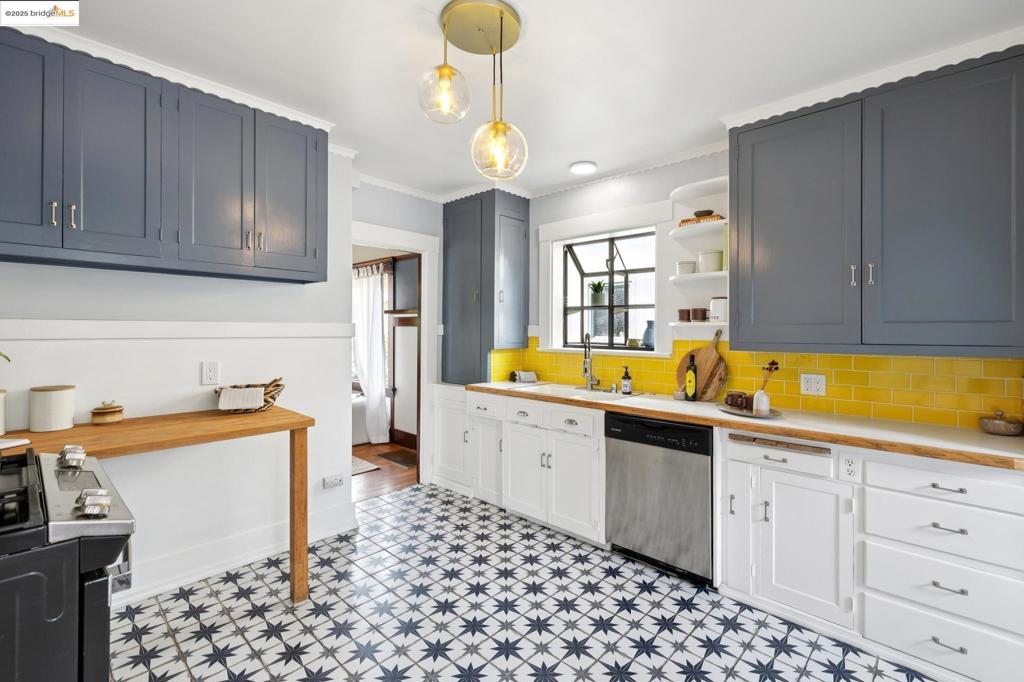 POETS CORNER - Residential