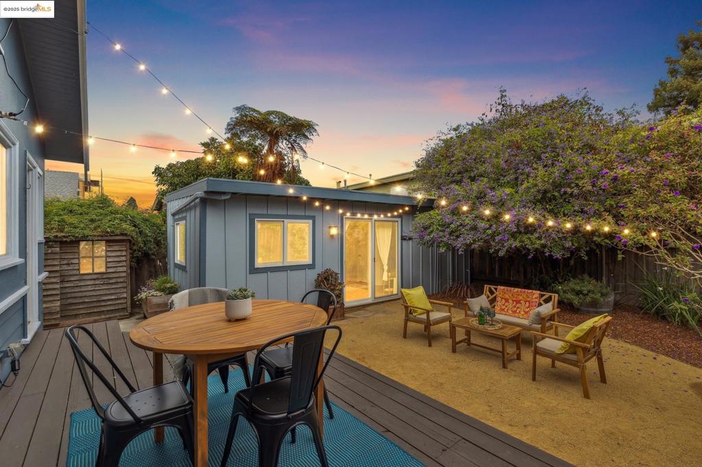 POETS CORNER - Residential