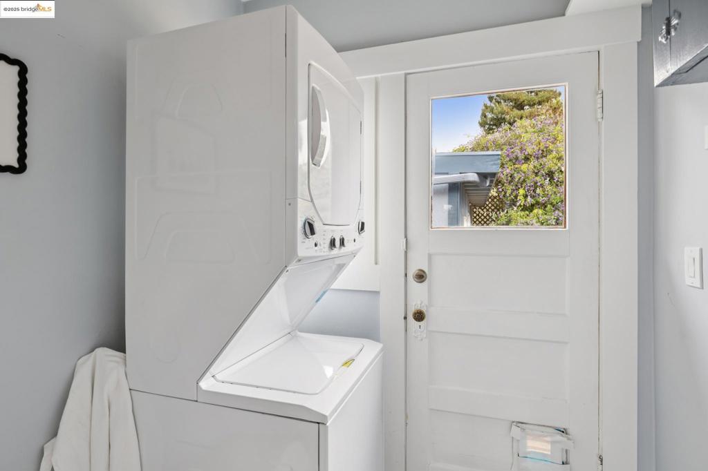 POETS CORNER - Residential