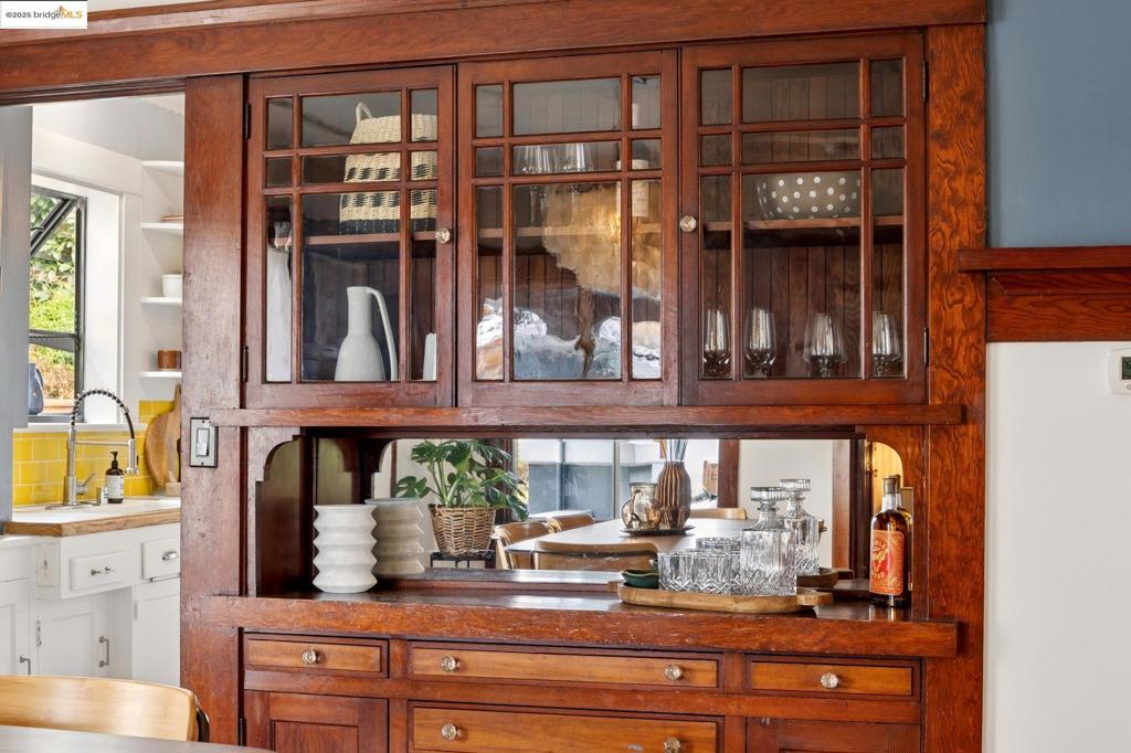 POETS CORNER - Residential
