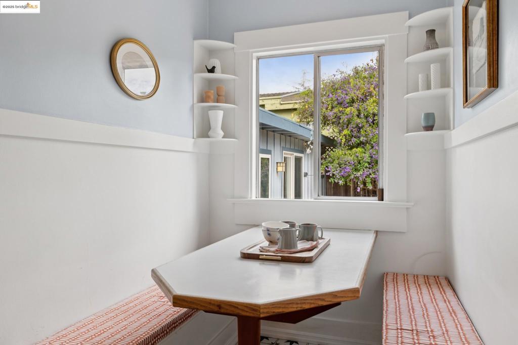 POETS CORNER - Residential
