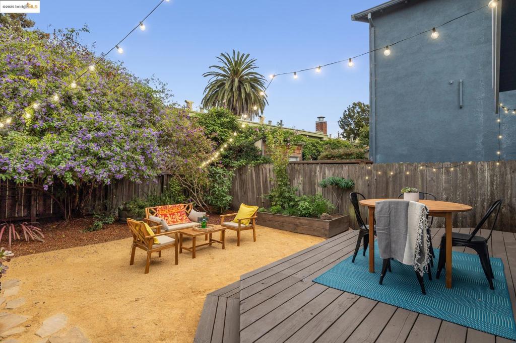 POETS CORNER - Residential