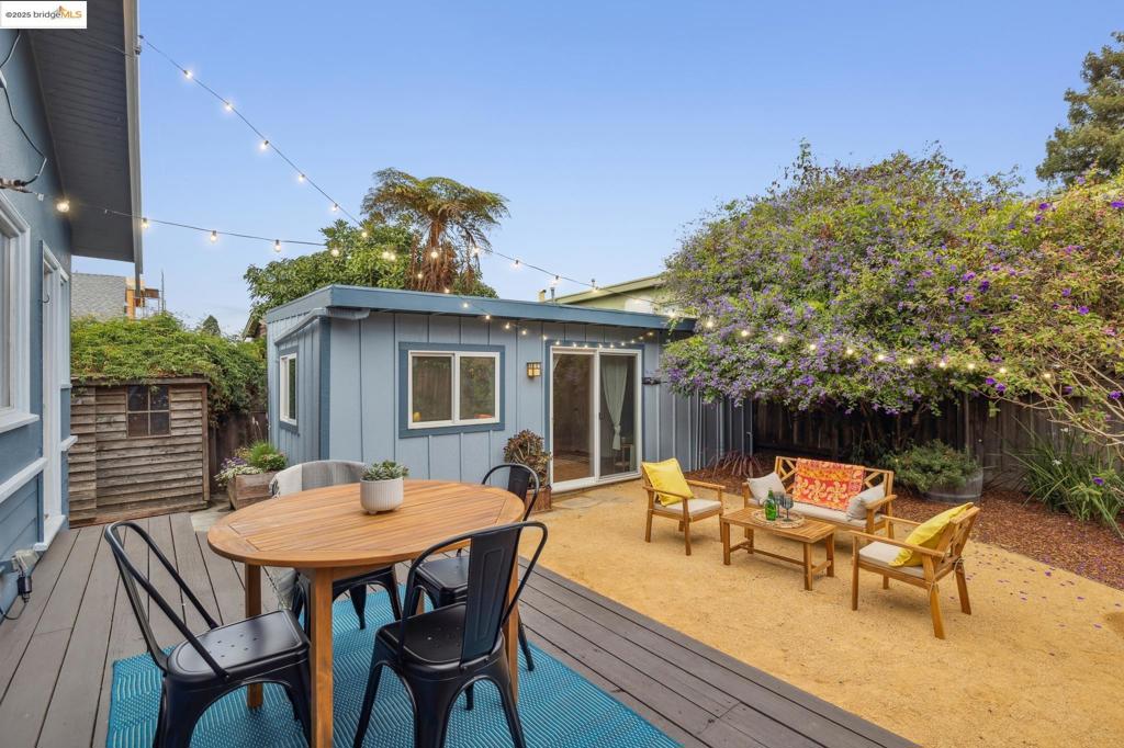 POETS CORNER - Residential