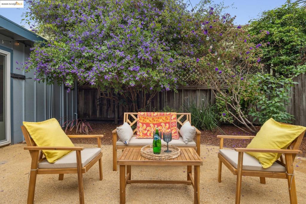 POETS CORNER - Residential