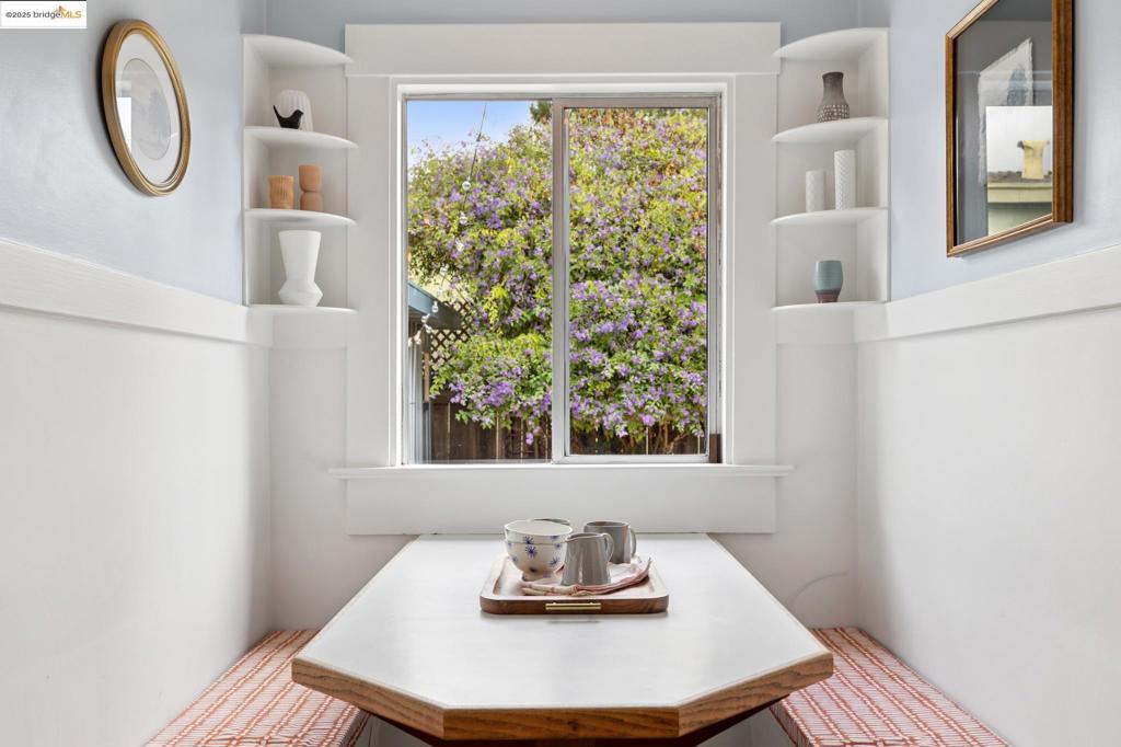 POETS CORNER - Residential