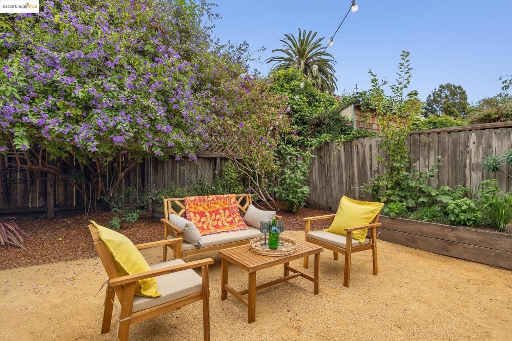 POETS CORNER - Residential