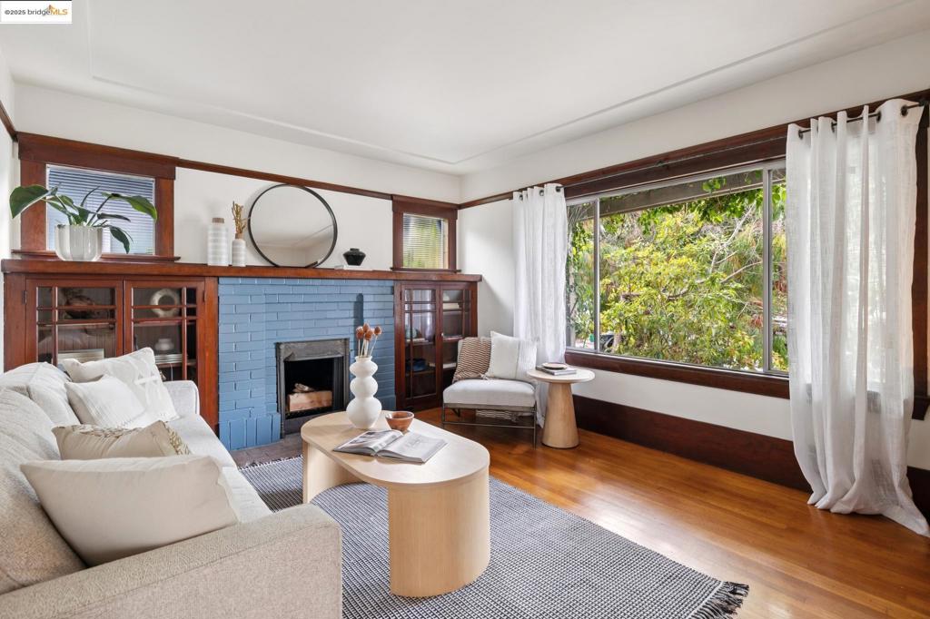 POETS CORNER - Residential