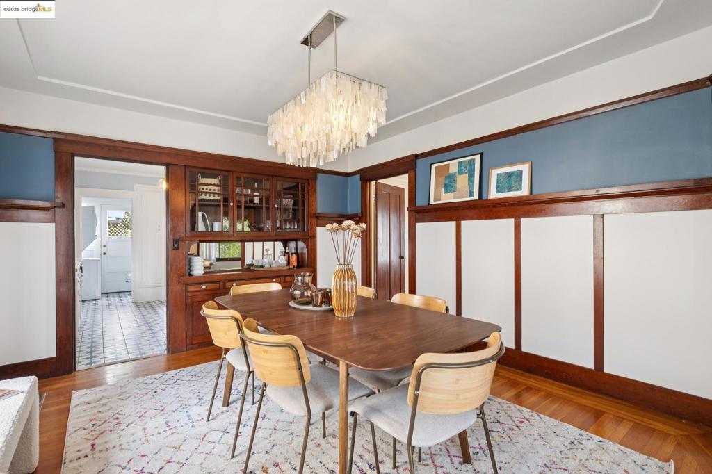 POETS CORNER - Residential