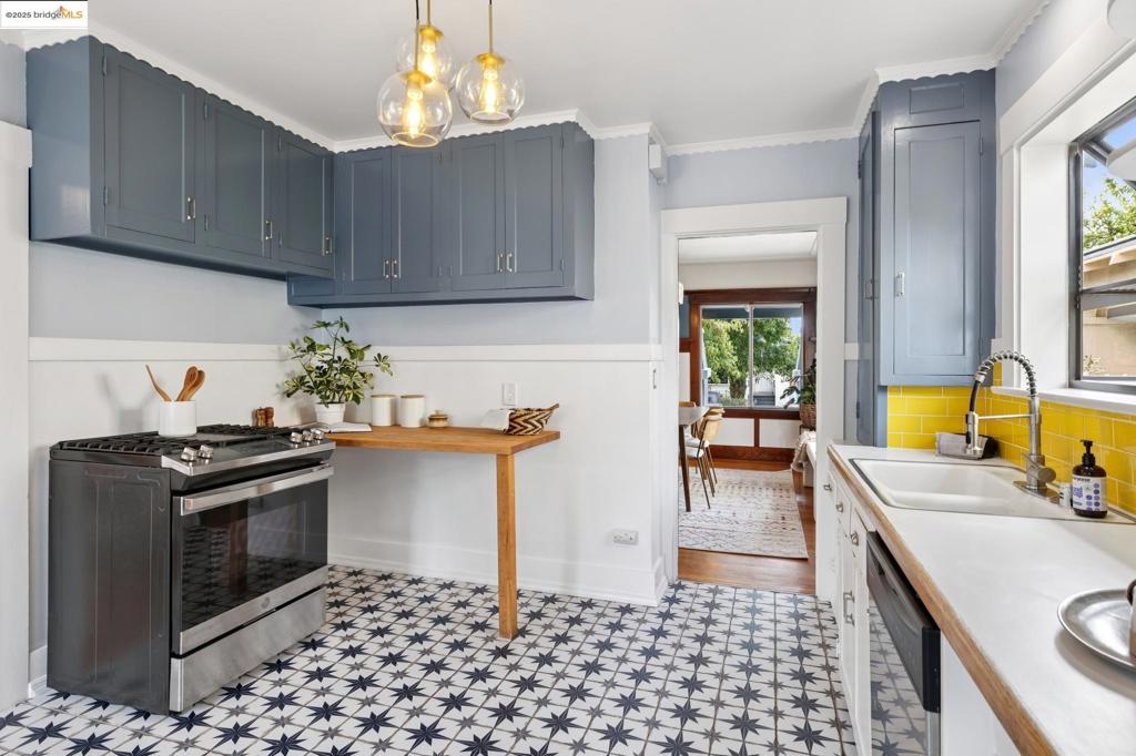 POETS CORNER - Residential
