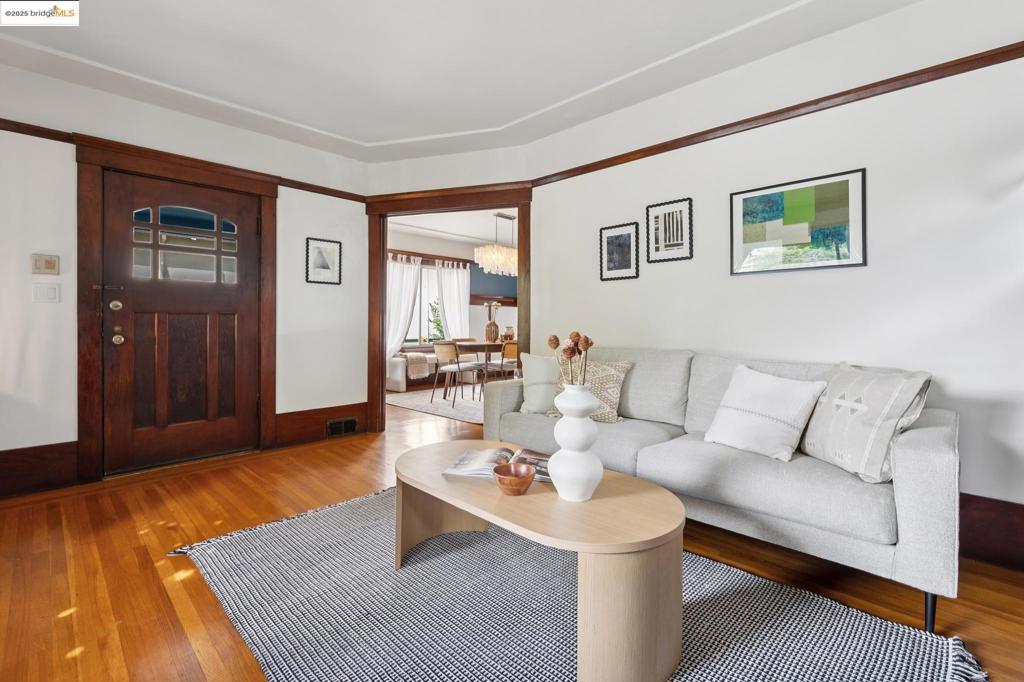 POETS CORNER - Residential