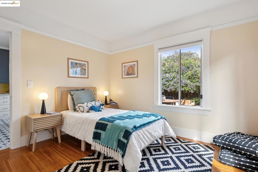 POETS CORNER - Residential