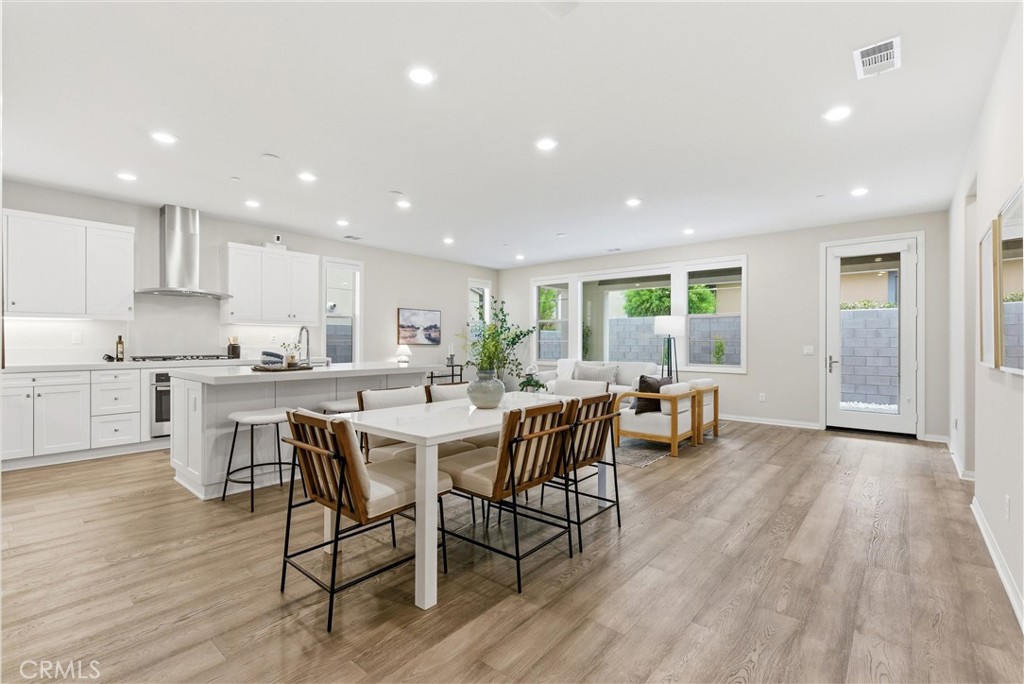 28 Ocaso Street