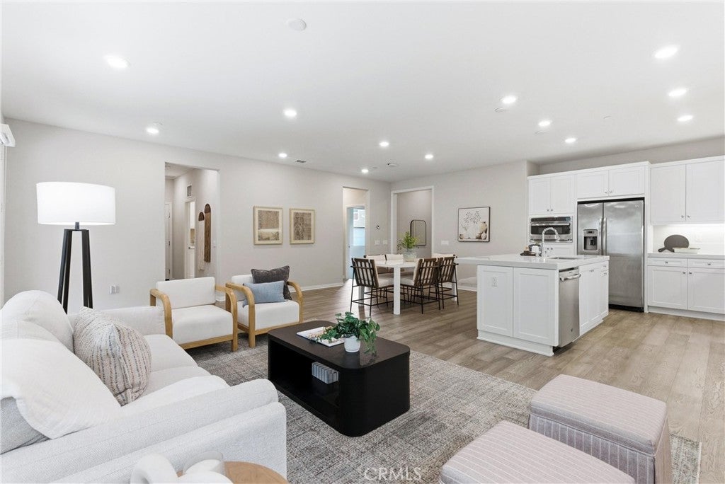 28 Ocaso Street